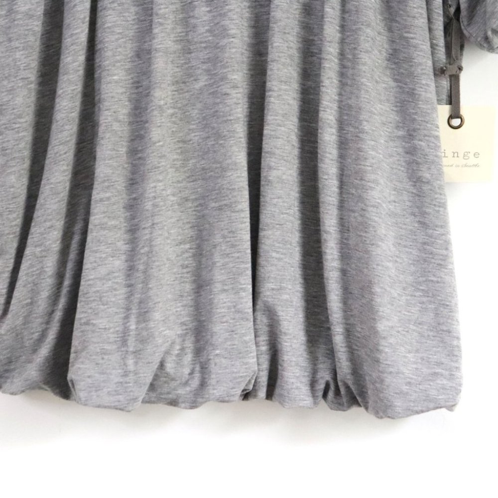 Hinge Scoop Neck Pleated Balloon Sleeve Top - Picture 5 of 8